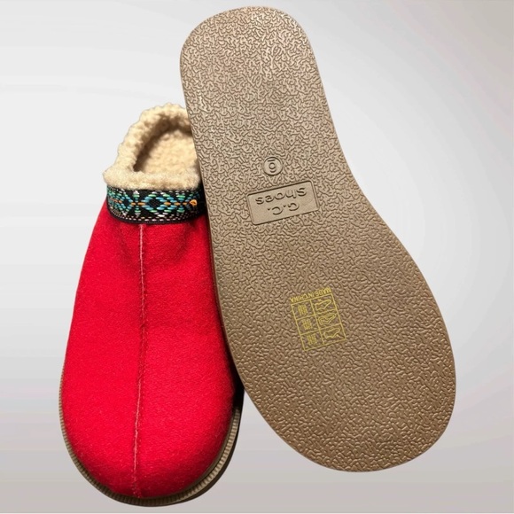 G.C Vibrant Red Slippers with Soft Lining and Decorative Collar Size 6 - Picture 3 of 3